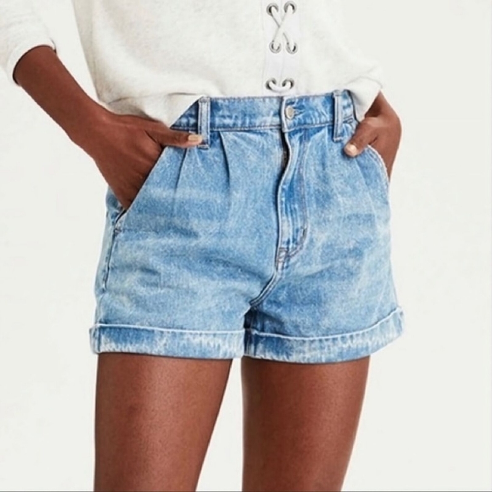 EUC American Eagle Mom Short size 16